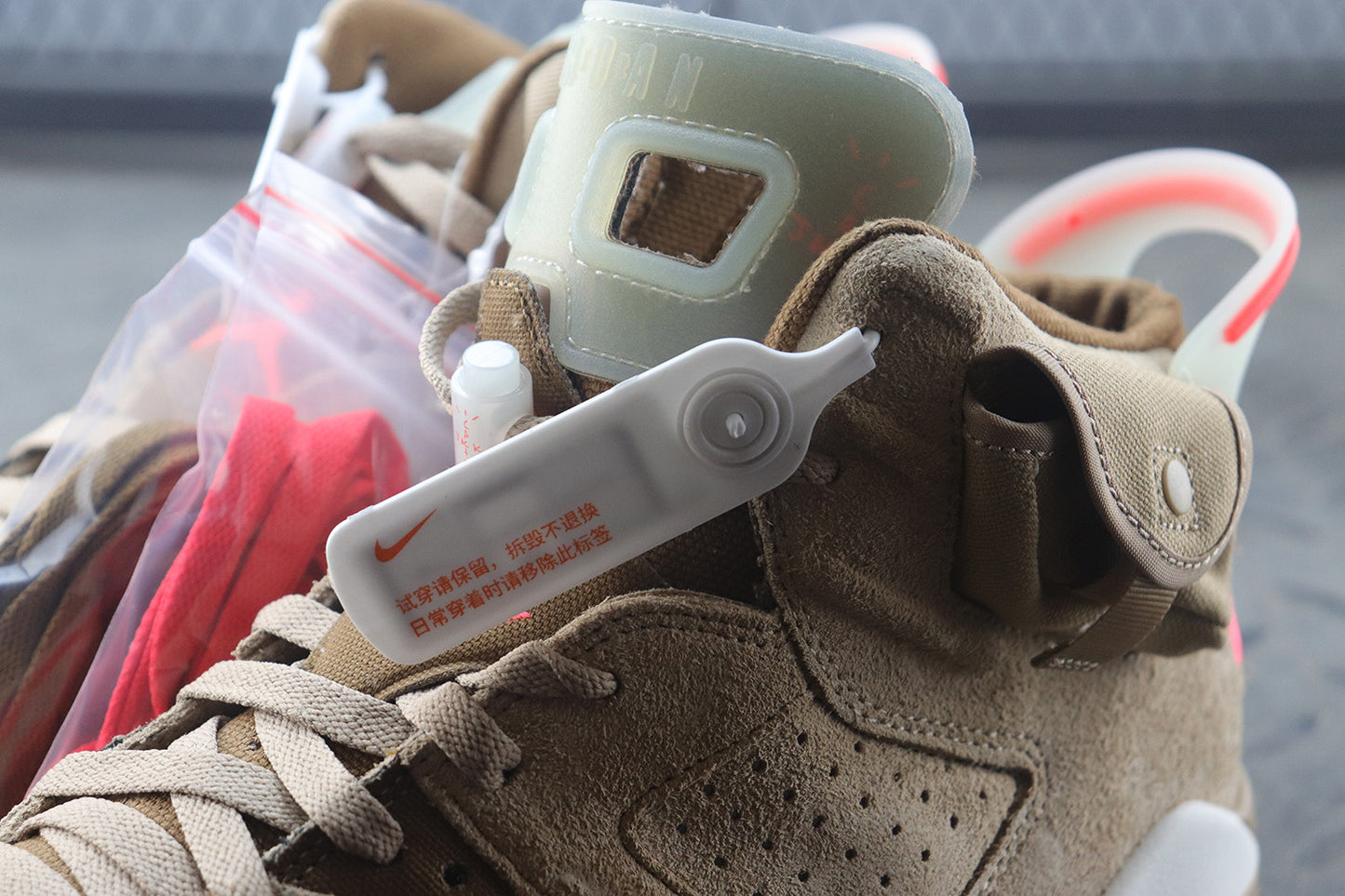 Travis Scott x Air Jordan 6