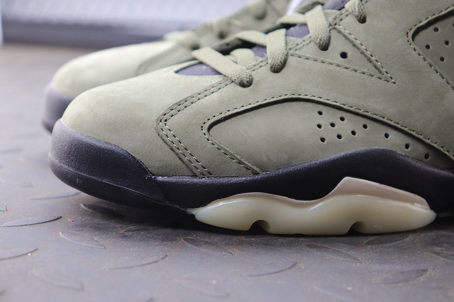 Travis Scott x AJ6 “Medium Olive"