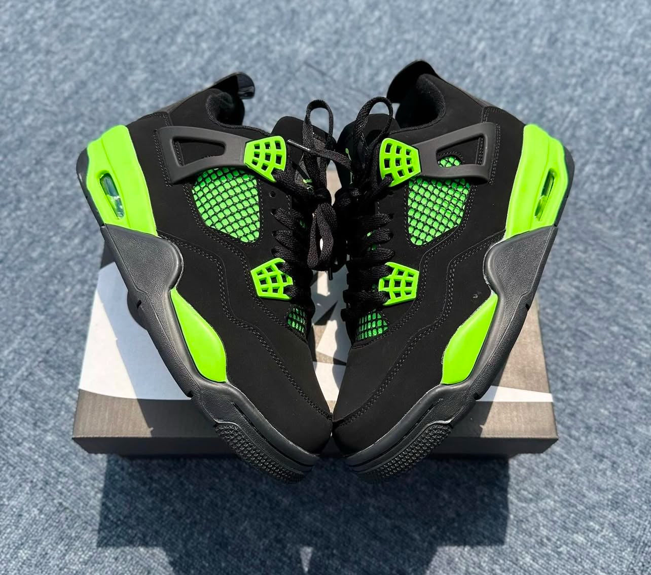 Jordan Retro 4 edición verano