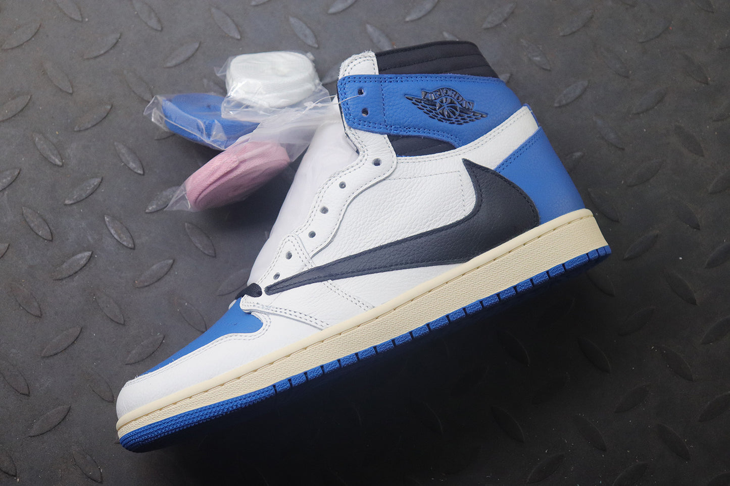 Travis Scott x Fragment x Air Jordan 1 High