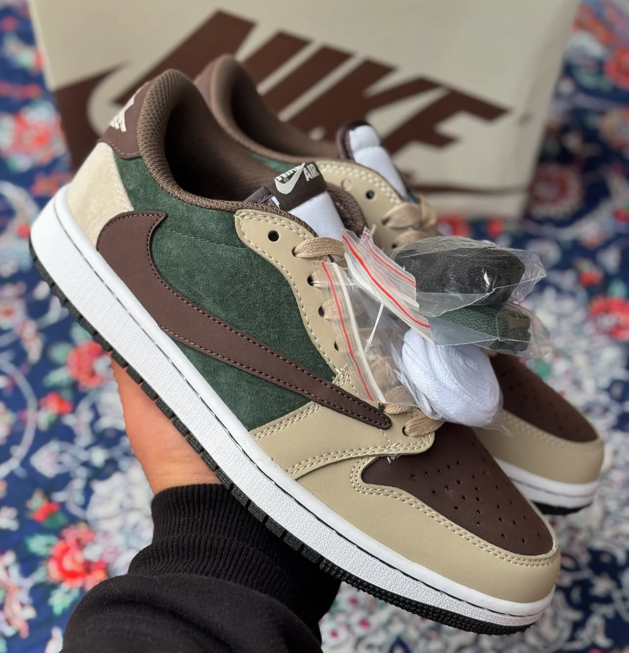 Jordan Retro 1 Travis Scott