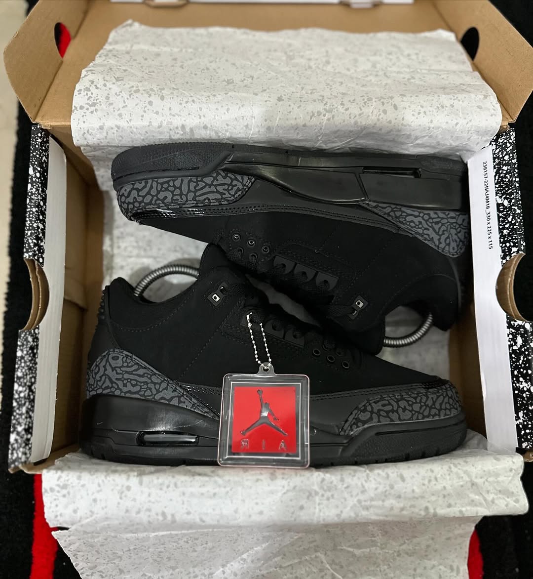 Jordan Retro 3 Black Cat