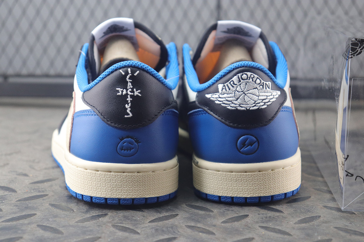 Travis Scott x Fragment x Air Jordan 1 Low Fragment