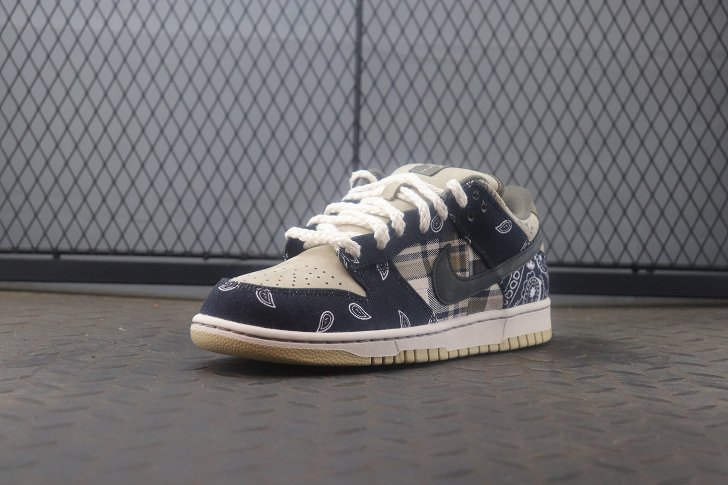 Travis Scott × SB Dunk G5