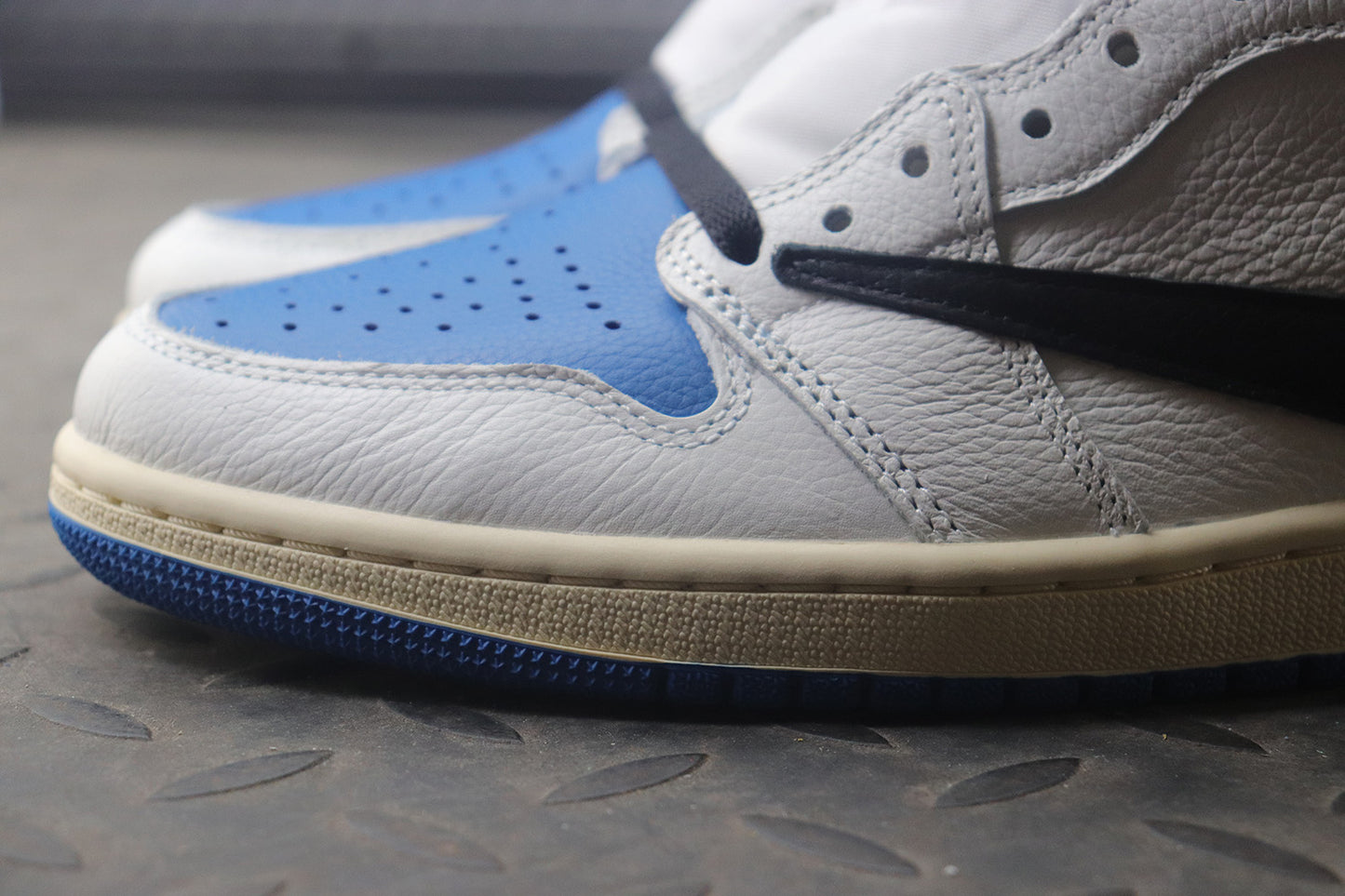 Travis Scott x Fragment x Air Jordan 1 High